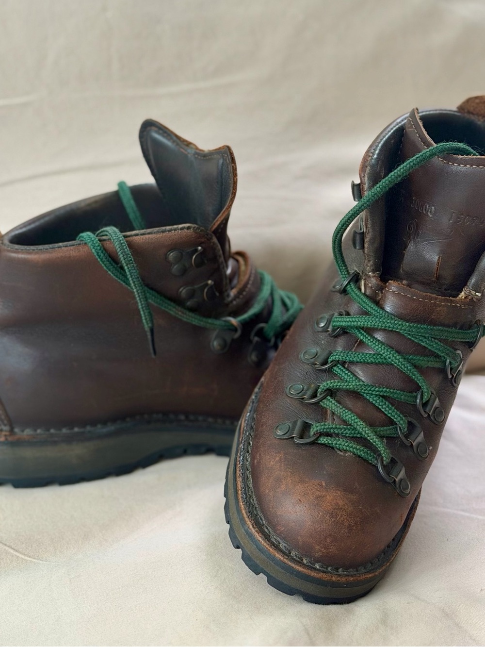 Vintage Danner Mountain Light II Brown Leather Hiking Boots 30800 GORE-TEX W8 M